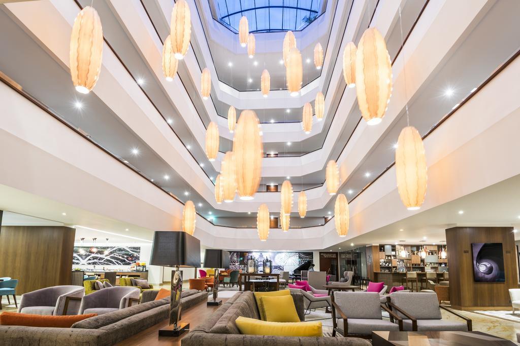 Cosmos 100 Executive Hotel
